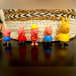 Props pig and friends figurines